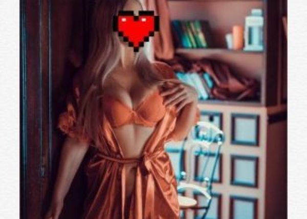 Заказать девушку от 3000 руб. в час (Людмила, 20 лет)